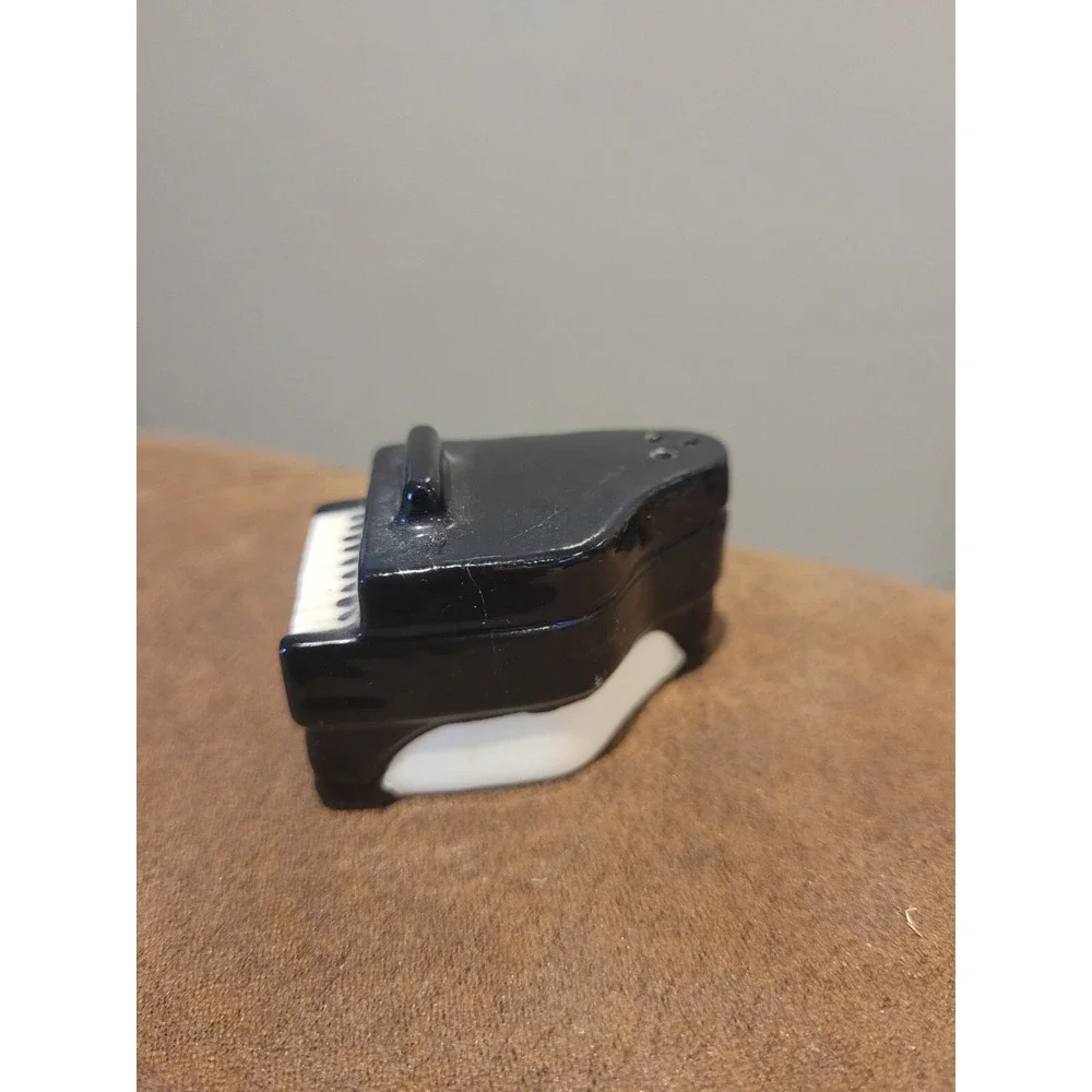 Grand Piano Salt Shaker - Black and White - Japan